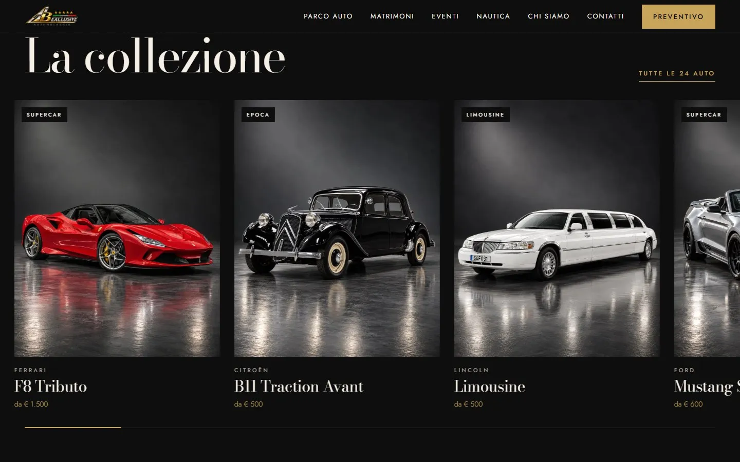 Sezione «La collezione» su fondo nero con le foto da studio di una Ferrari F8 Tributo rossa, di una Citroën B11 Traction Avant nera e di una limousine Lincoln bianca, ognuna su un pavimento lucido.